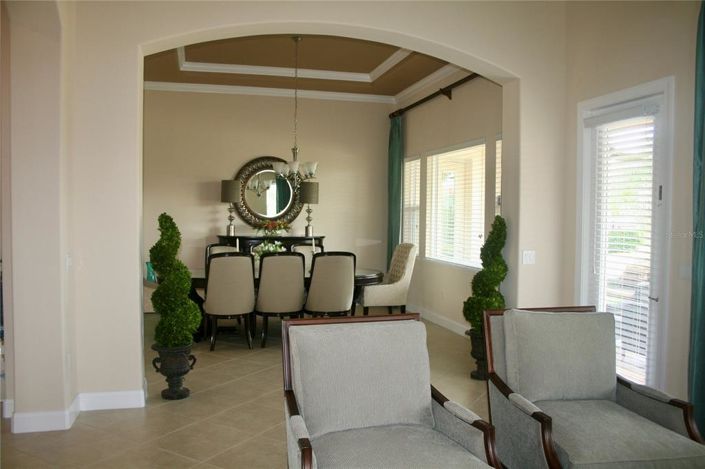 Image No.6-5 Bed Property for sale