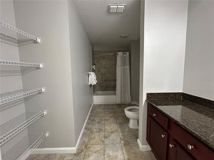 Image No.12-3 Bed Property for sale