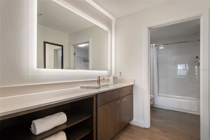 Image No.9-2 Bed Property for sale