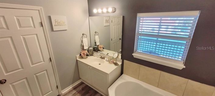 Image No.20-3 Bed Townhouse for sale