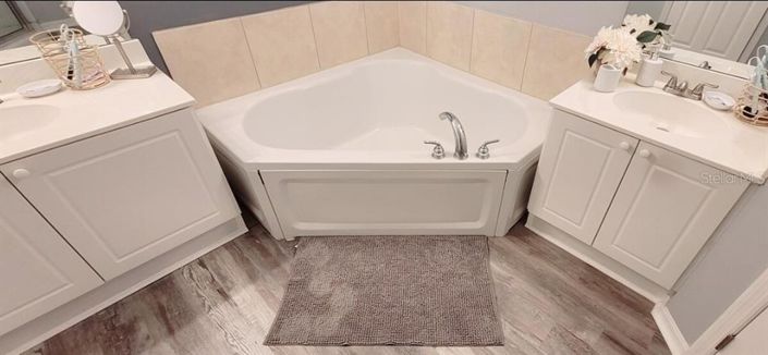 Image No.21-3 Bed Townhouse for sale