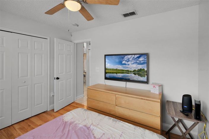 Image No.25-3 Bed Property for sale