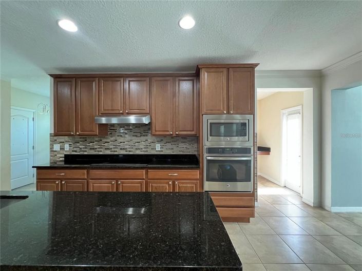 Image No.10-4 Bed Property for sale