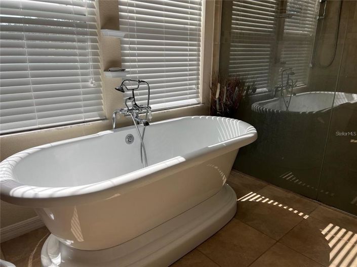 Image No.27-4 Bed Property for sale