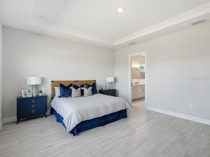 Image No.15-4 Bed Property for sale