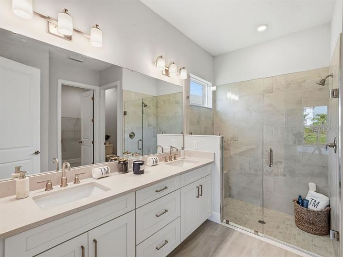 Image No.17-4 Bed Property for sale