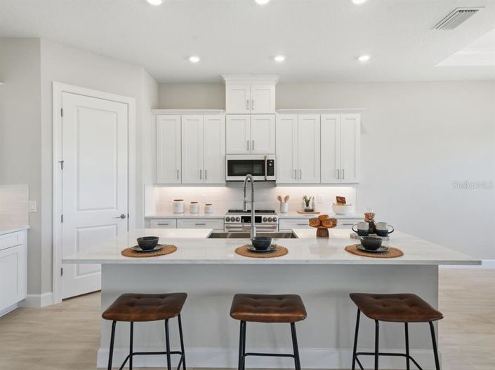 Image No.2-4 Bed Property for sale