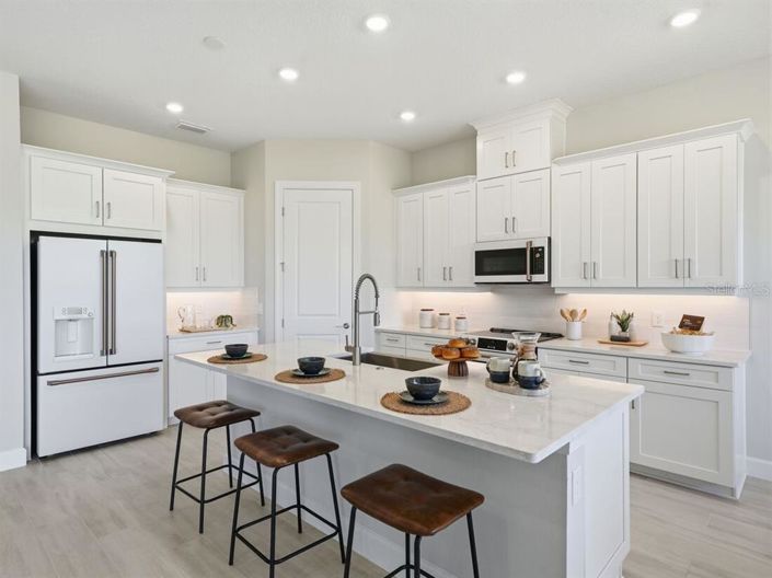 Image No.4-4 Bed Property for sale