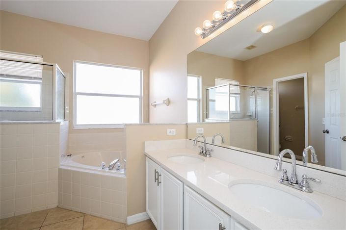 Image No.8-3 Bed Property for sale