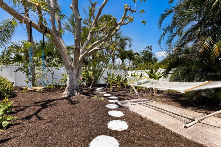 Image No.28-3 Bed Property for sale