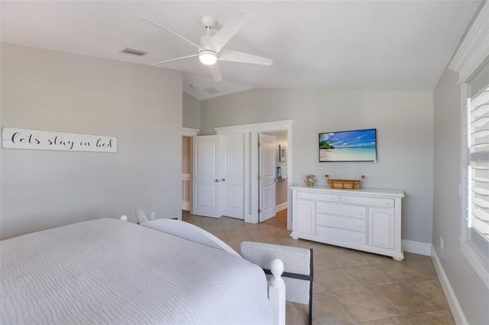 Image No.20-5 Bed Property for sale