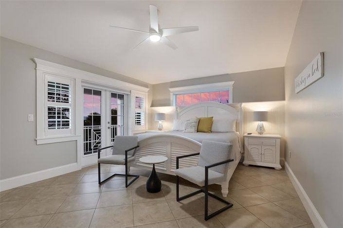 Image No.24-5 Bed Property for sale