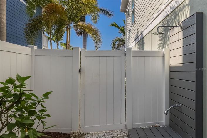 Image No.43-5 Bed Property for sale