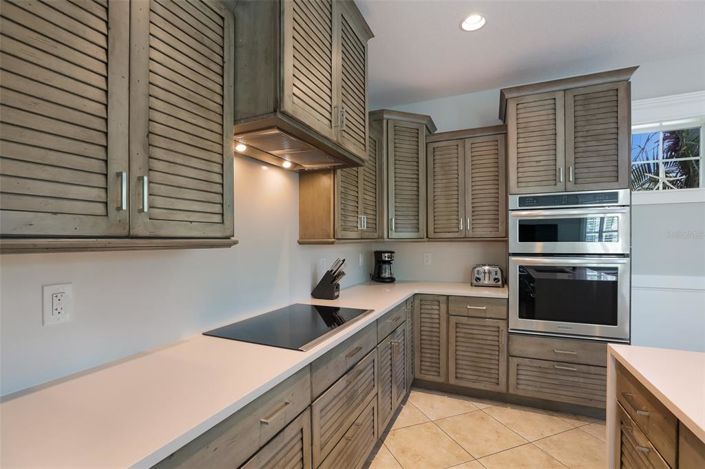 Image No.9-5 Bed Property for sale