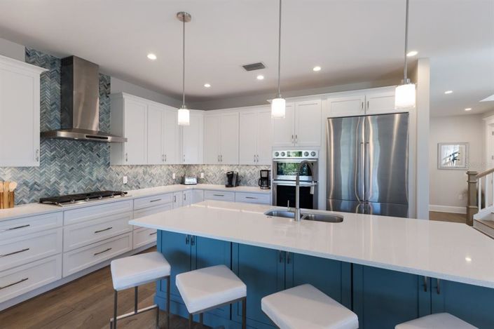 Image No.14-4 Bed Property for sale