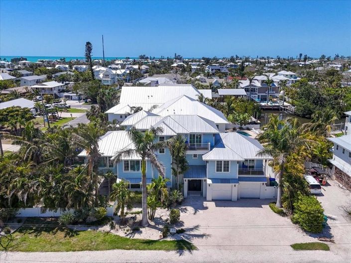 Image No.2-4 Bed Property for sale