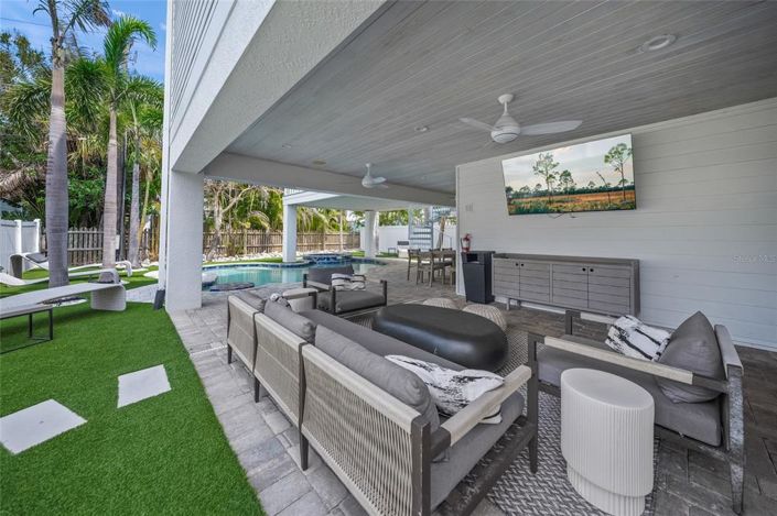 Image No.26-5 Bed Property for sale