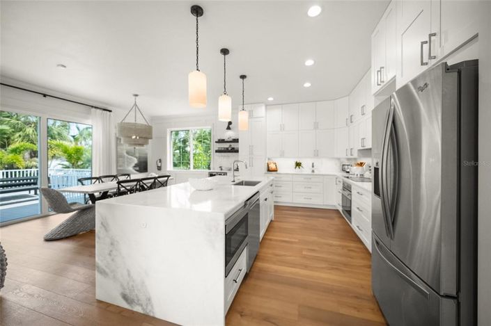 Image No.5-5 Bed Property for sale