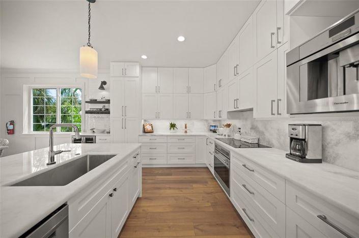 Image No.6-5 Bed Property for sale