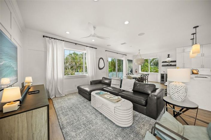 Image No.9-5 Bed Property for sale