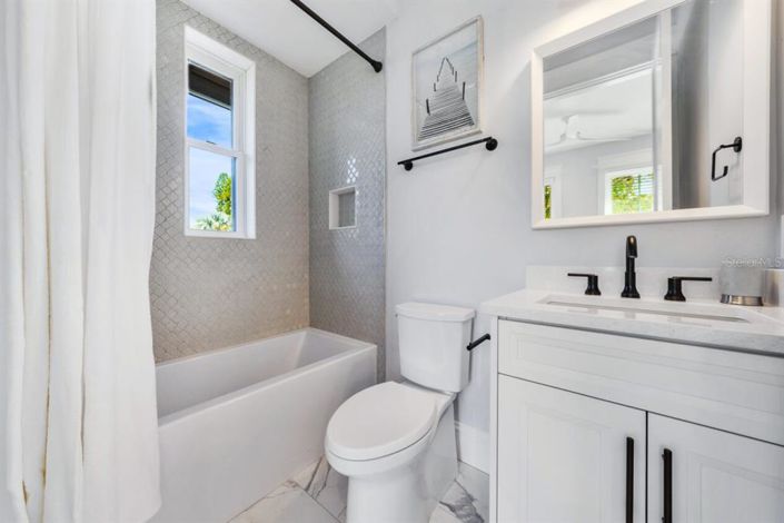 Image No.22-4 Bed Property for sale