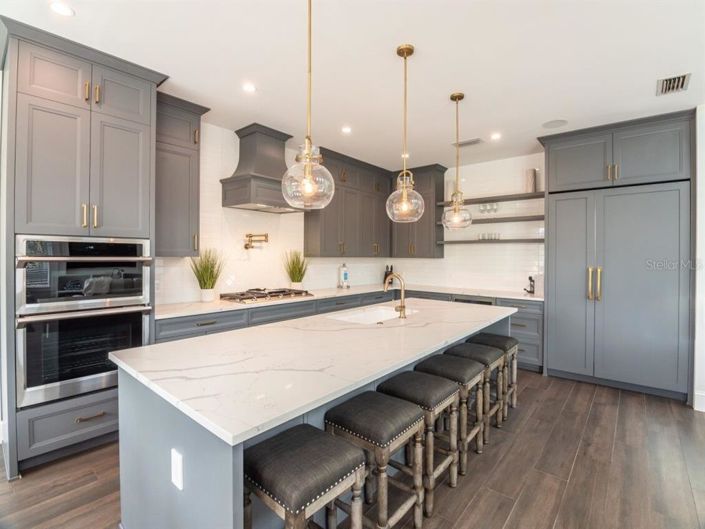 Image No.4-4 Bed Property for sale