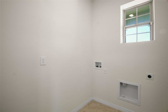 Image No.22-3 Bed Property for sale