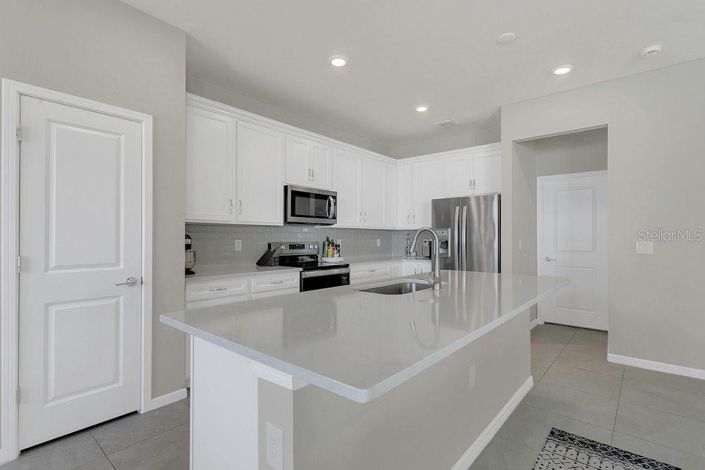 Image No.11-5 Bed Property for sale