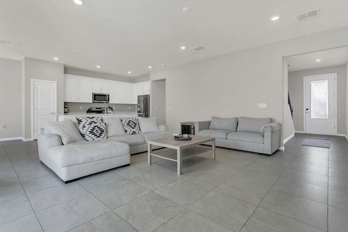 Image No.12-5 Bed Property for sale