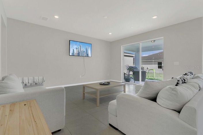 Image No.14-5 Bed Property for sale