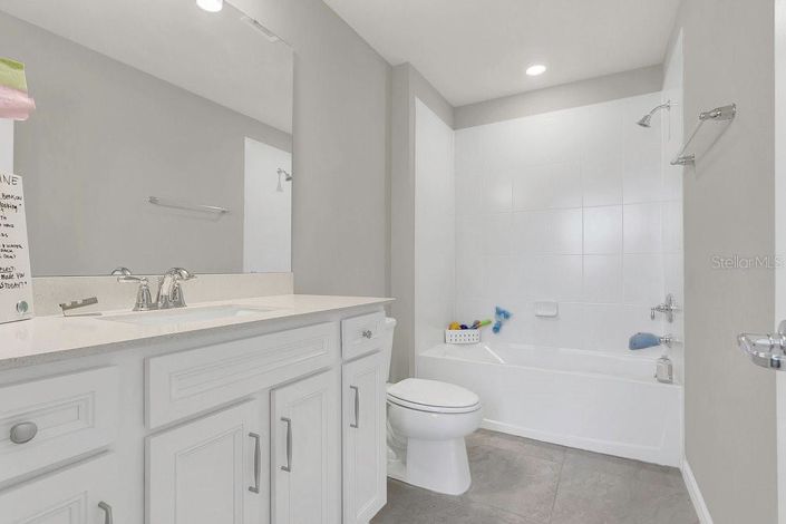 Image No.20-5 Bed Property for sale