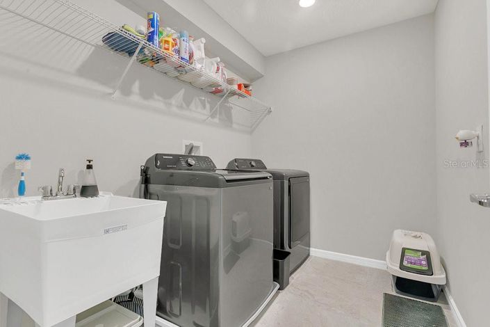 Image No.30-5 Bed Property for sale