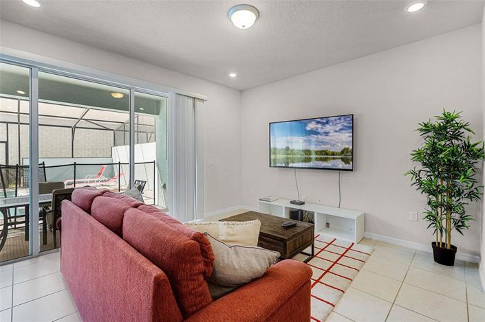 Image No.12-5 Bed Townhouse for sale