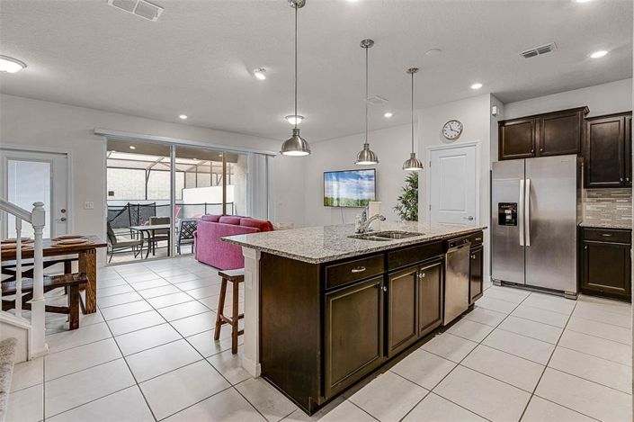 Image No.6-5 Bed Townhouse for sale