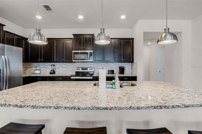 Image No.9-5 Bed Townhouse for sale