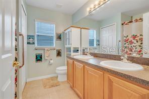 Image No.20-4 Bed Property for sale