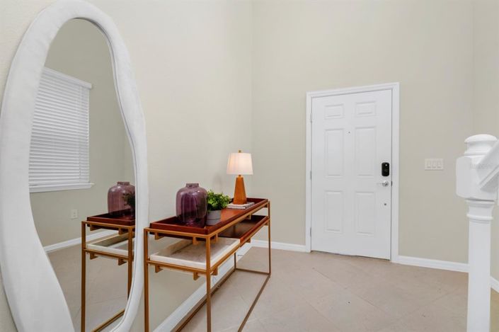 Image No.12-6 Bed Property for sale