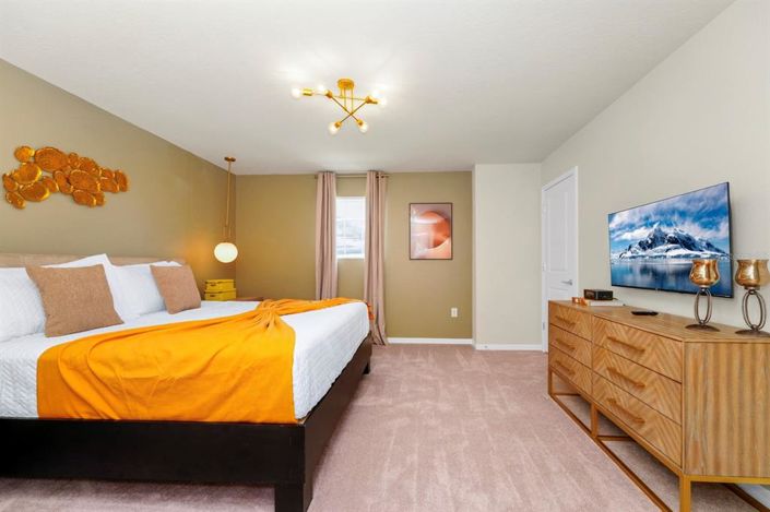 Image No.18-6 Bed Property for sale