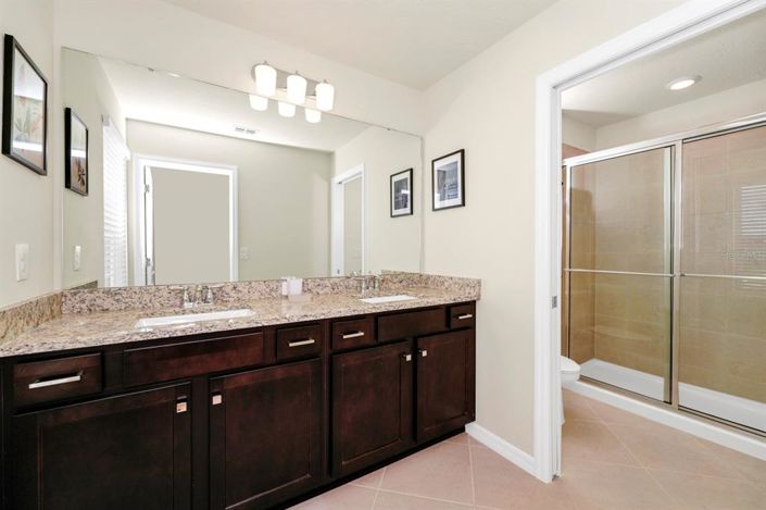 Image No.20-6 Bed Property for sale