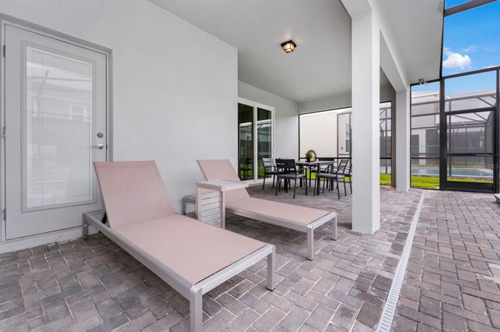 Image No.40-6 Bed Property for sale