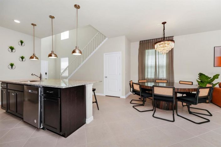 Image No.8-6 Bed Property for sale