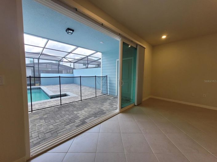 Image No.24-5 Bed Townhouse for sale