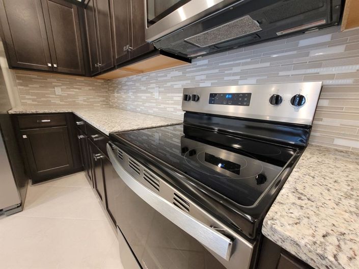 Image No.26-5 Bed Townhouse for sale