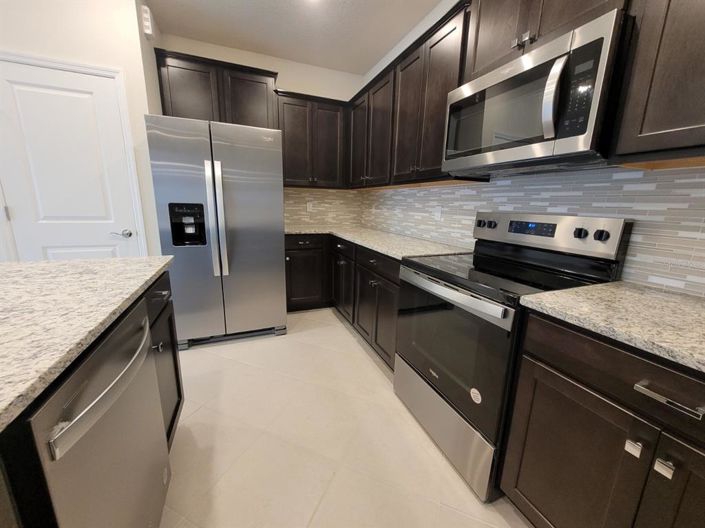 Image No.27-5 Bed Townhouse for sale