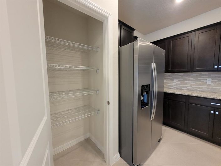 Image No.28-5 Bed Townhouse for sale