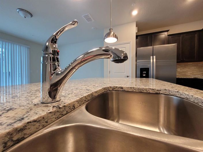 Image No.31-5 Bed Townhouse for sale