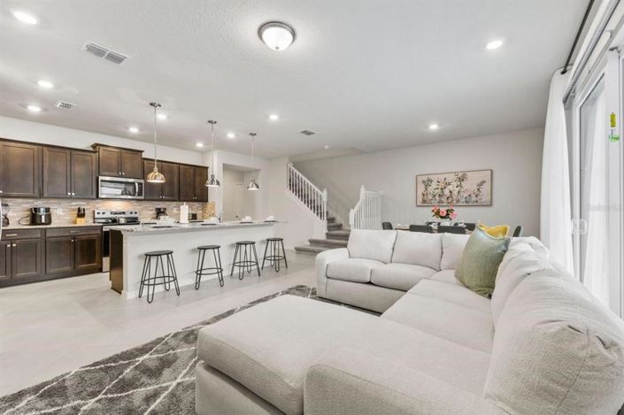 Image No.4-5 Bed Townhouse for sale