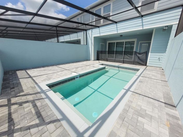 Image No.60-5 Bed Townhouse for sale