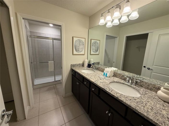 Image No.32-5 Bed Townhouse for sale