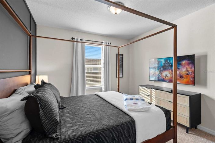 Image No.18-5 Bed Townhouse for sale